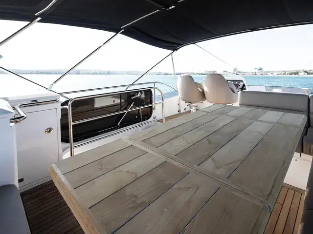 Sunseeker 68 Sport Yacht