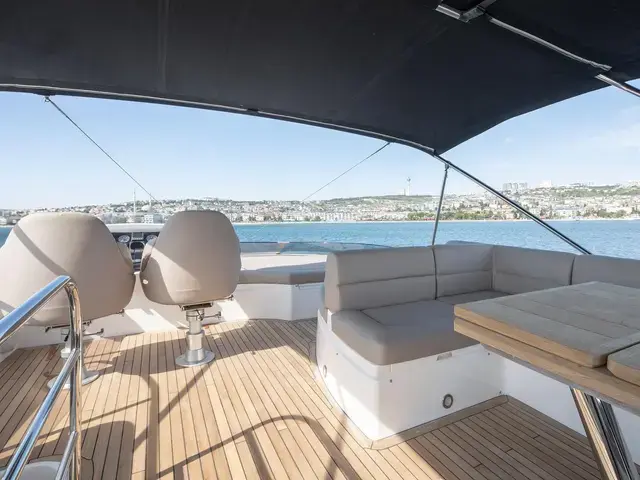 Sunseeker 68 Sport Yacht