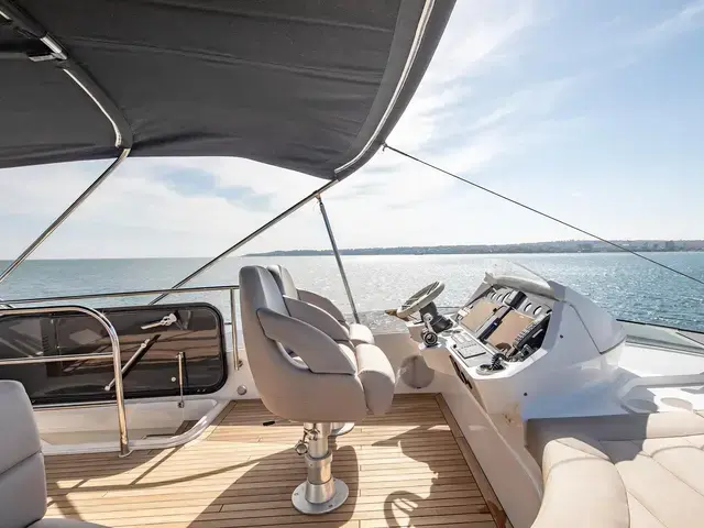 Sunseeker 68 Sport Yacht