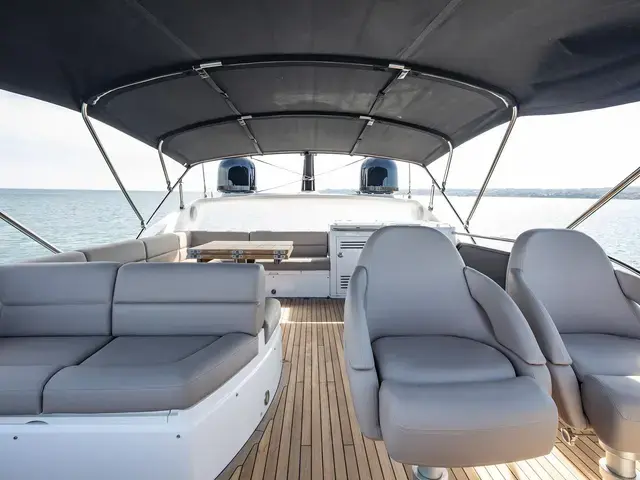 Sunseeker 68 Sport Yacht