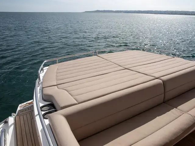 Sunseeker 68 Sport Yacht