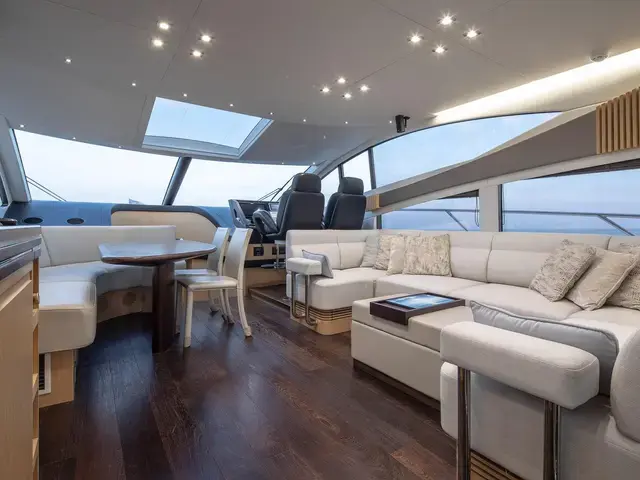 Sunseeker 68 Sport Yacht