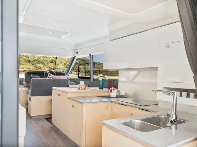 Fountaine Pajot MY5