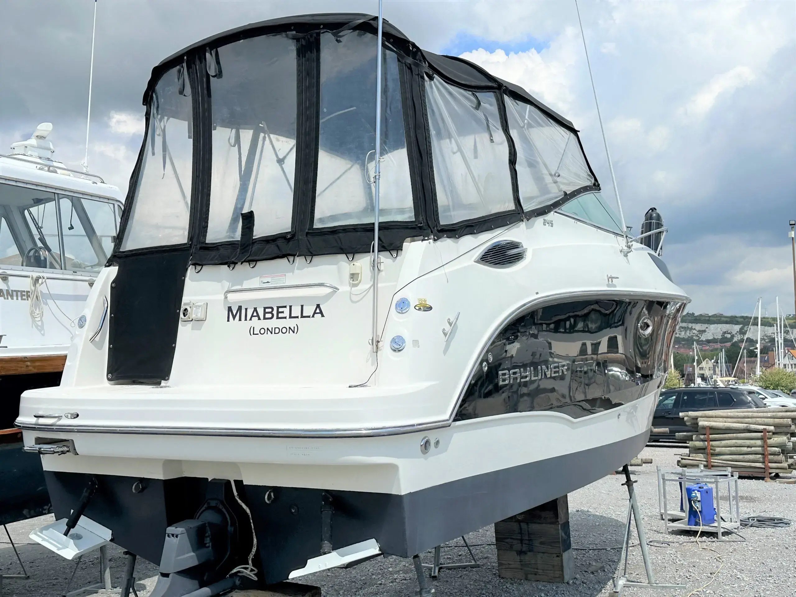 2008 Bayliner 245