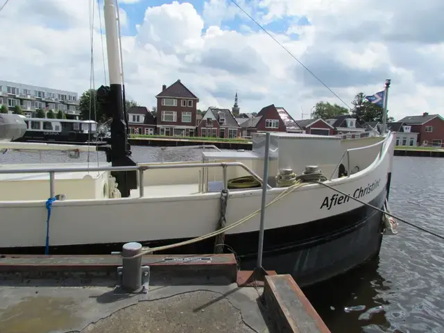 (varend Woonschip) Luxemotor