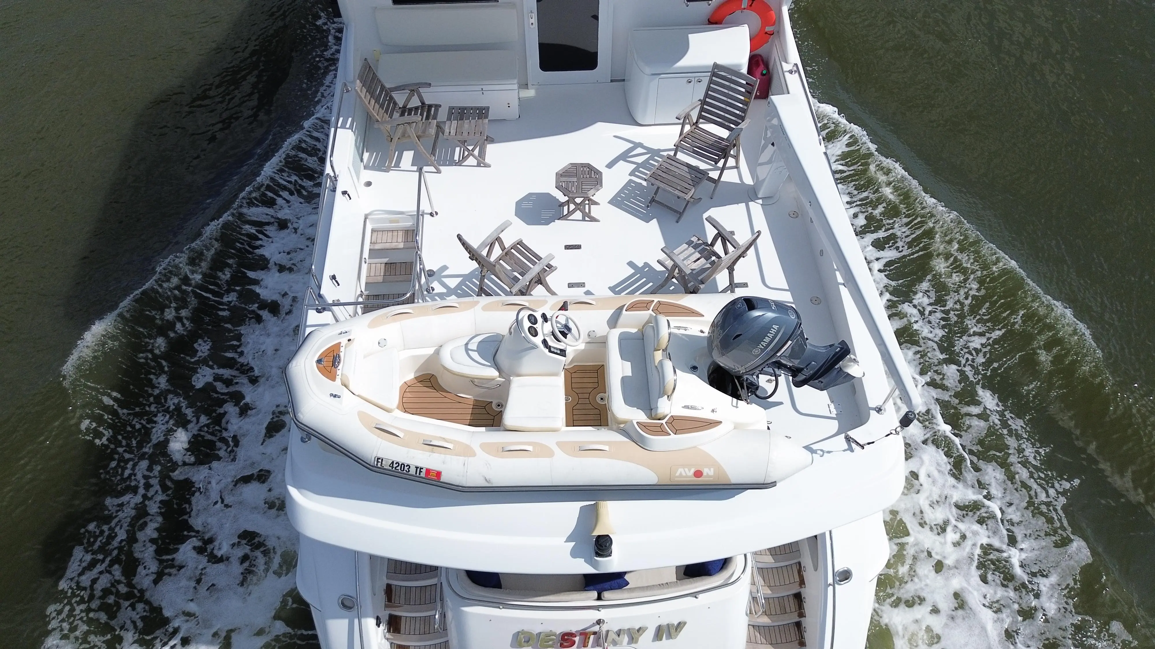 2006 Hatteras 80 enclosed bridge skylounge