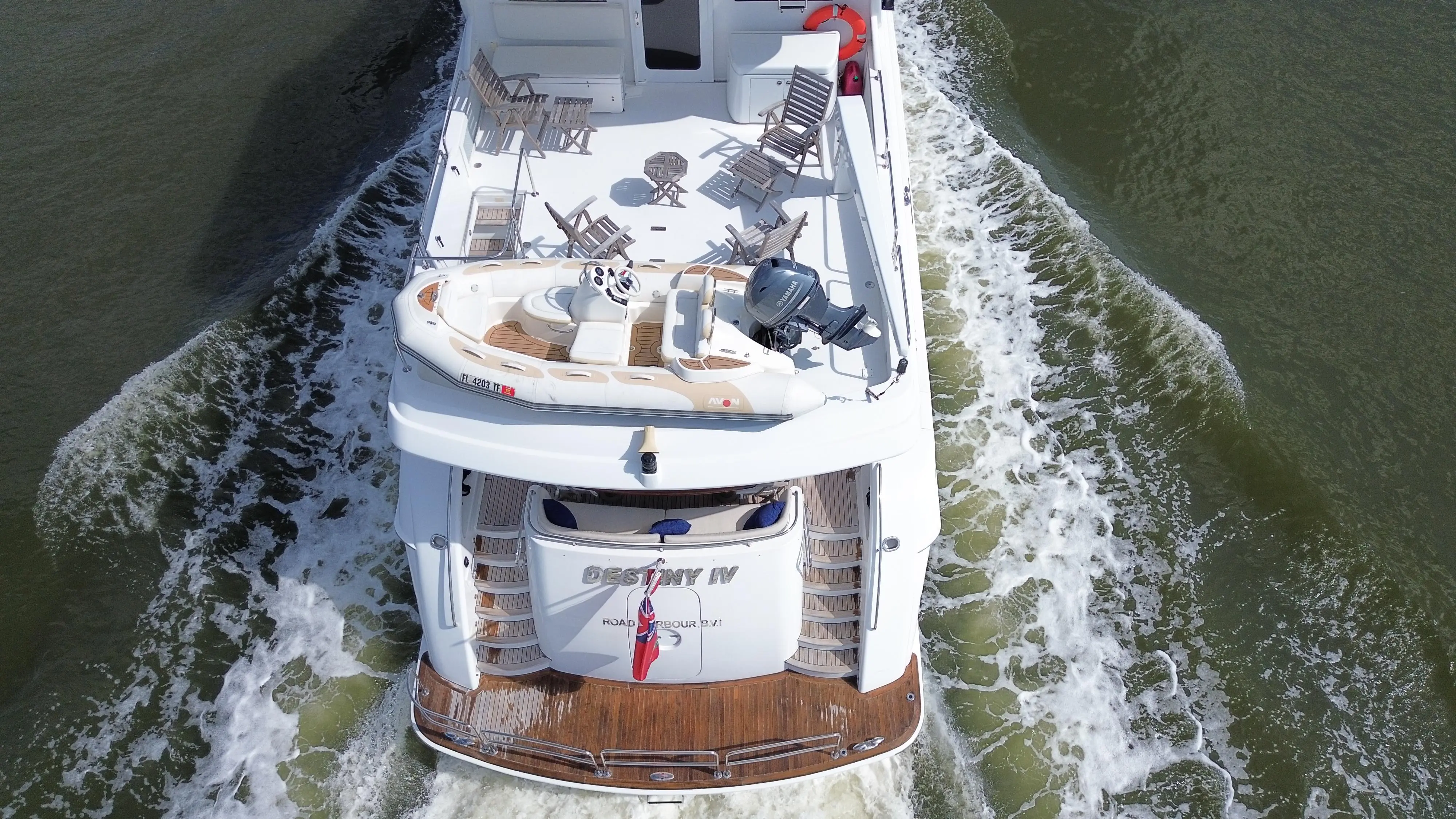 2006 Hatteras 80 enclosed bridge skylounge