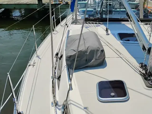 Catalina 385