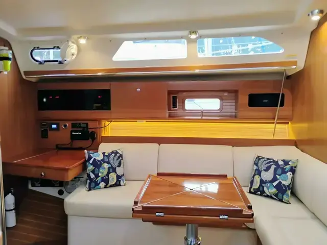 Catalina 385