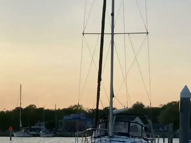 Hunter 36