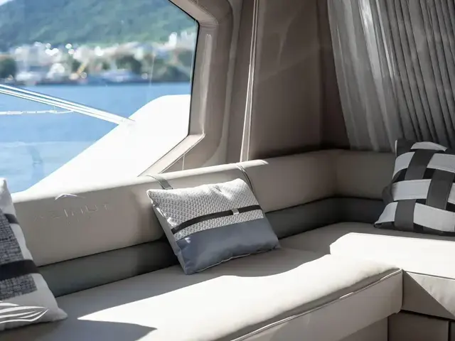 Azimut 70