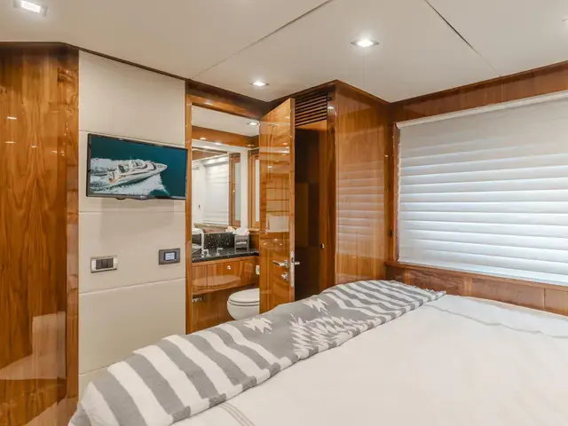 Sunseeker 88 Yacht