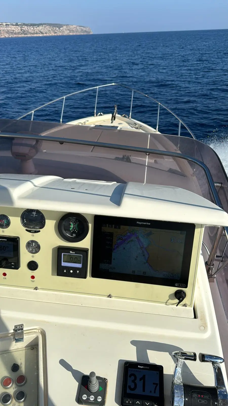 2010 Ferretti 470