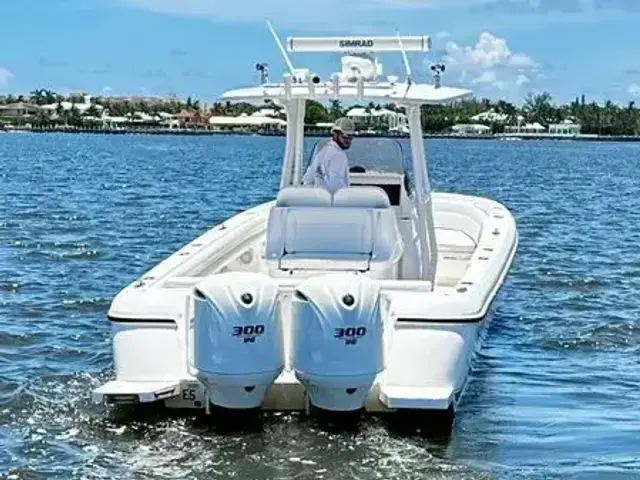 Intrepid Boats 327 Center Console