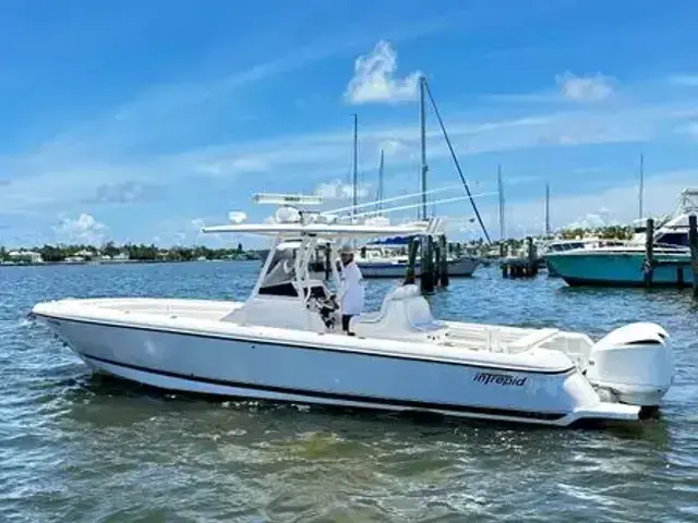 Intrepid Boats 327 Center Console