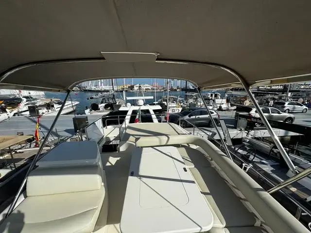 Ferretti Yachts 470