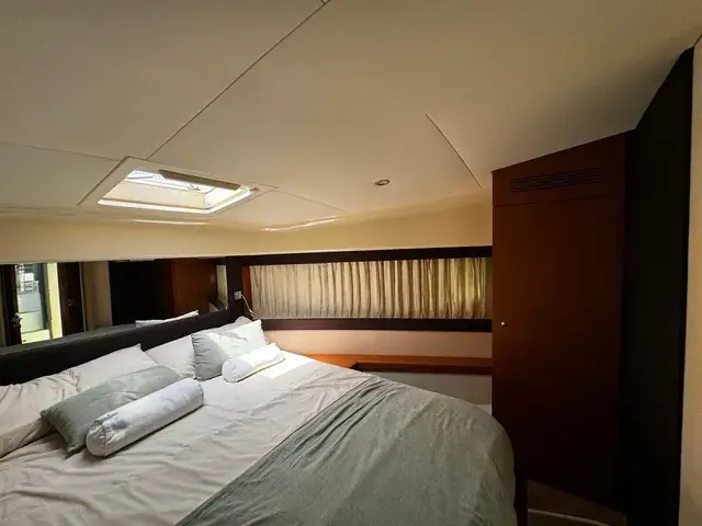 Ferretti Yachts 470