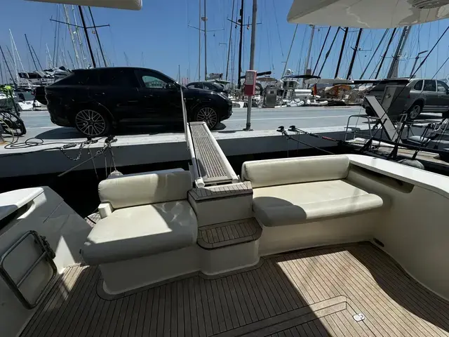 Ferretti Yachts 470