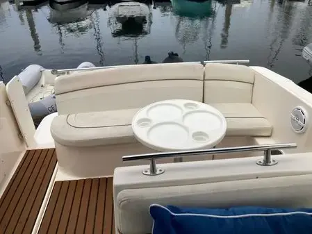 2004 Rinker fiesta vee 270