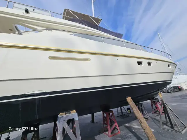 Ferretti Yachts 470