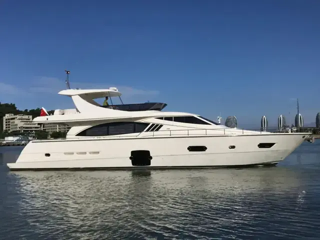 Ferretti Yachts 750