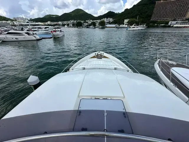 Ferretti Yachts 750