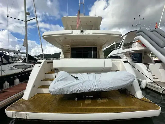 Ferretti Yachts 750