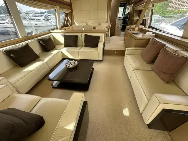 Ferretti Yachts 750