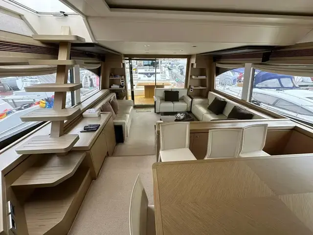 Ferretti Yachts 750