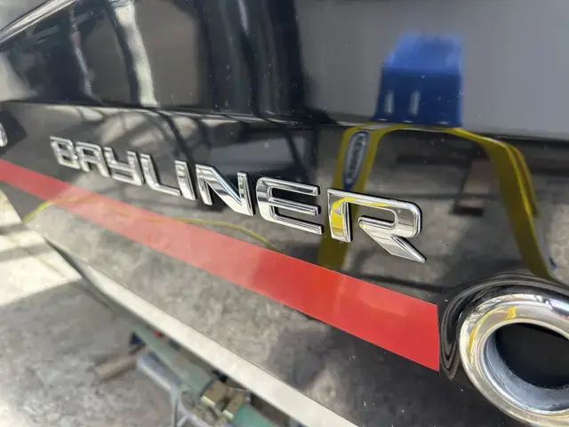 Bayliner Vr5