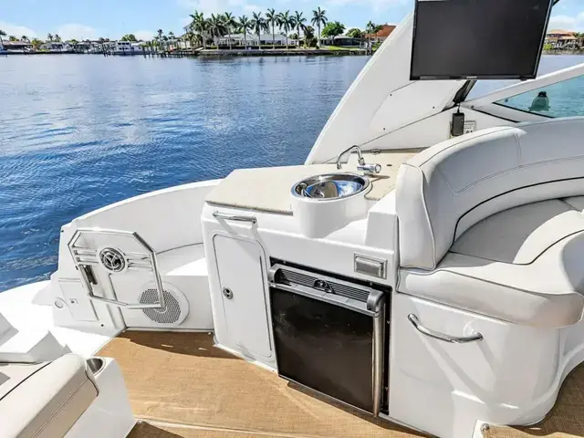 Cruisers Yachts 350 Express