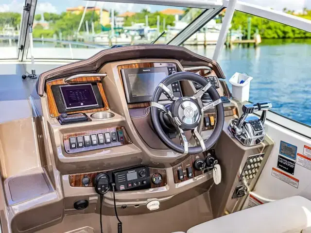 Cruisers Yachts 350 Express