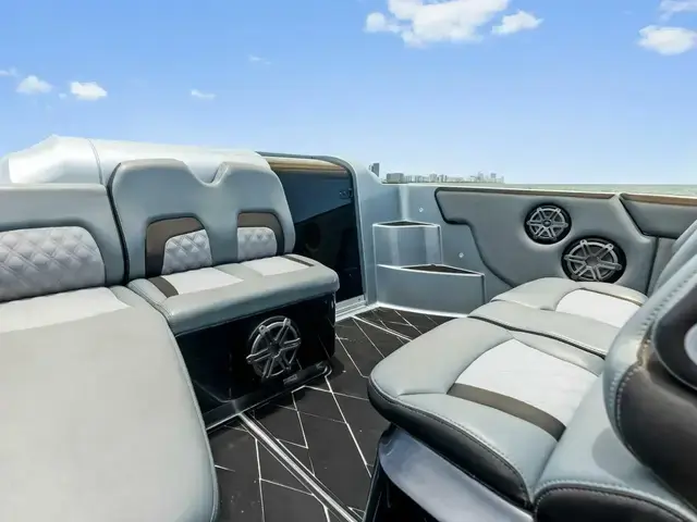 Deep Impact 399 Cabin