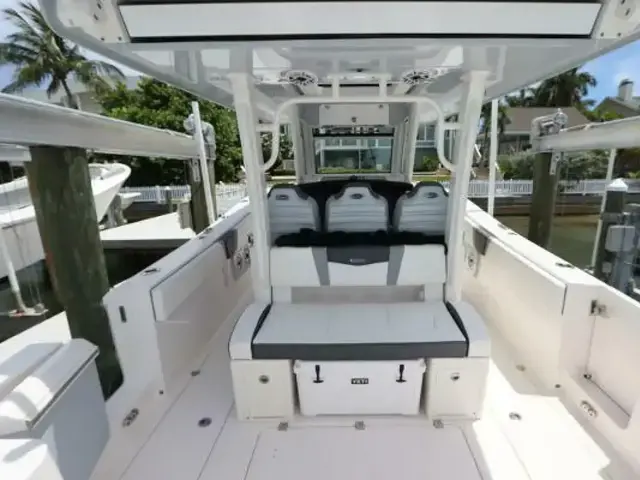 Robalo R360