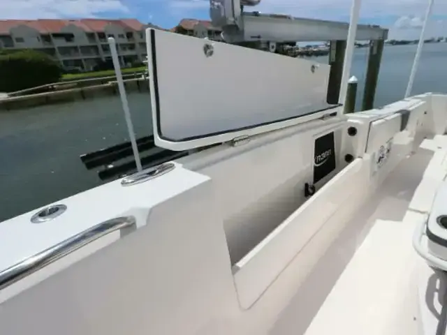 Robalo R360