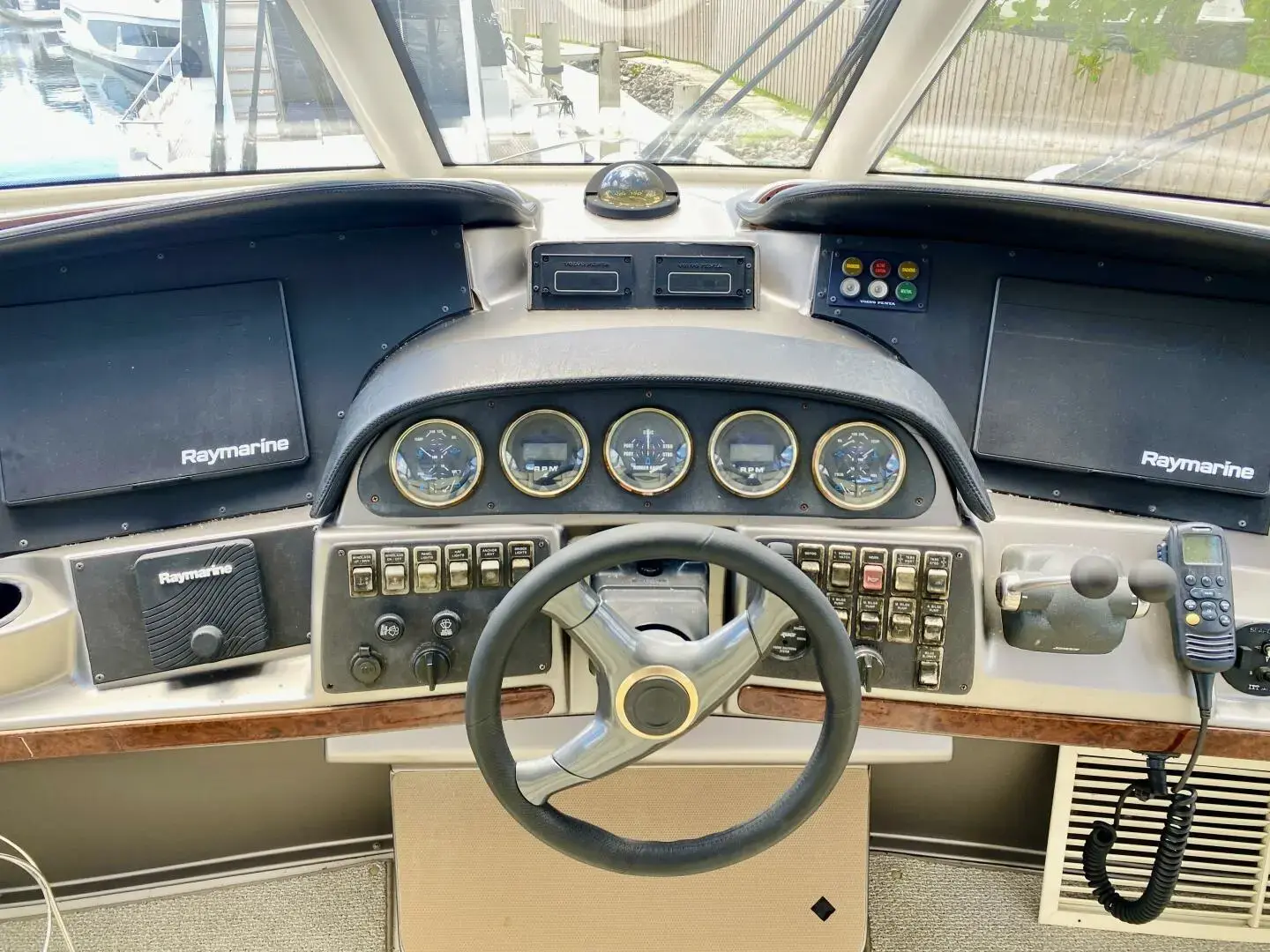 2000 Carver 506 motor yacht