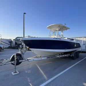 2013 Robalo R240