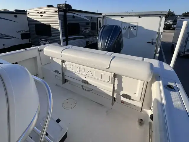 Robalo R240