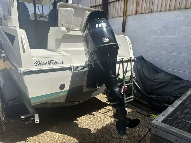 Beneteau Barracuda 6 Outboard