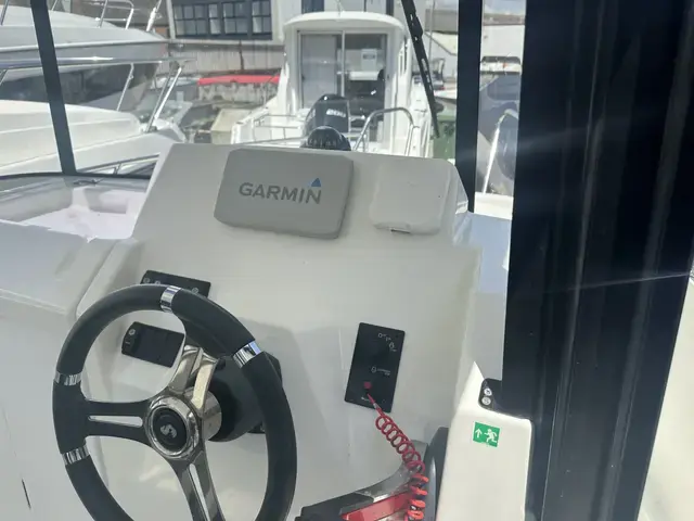 Beneteau Barracuda 6 Outboard