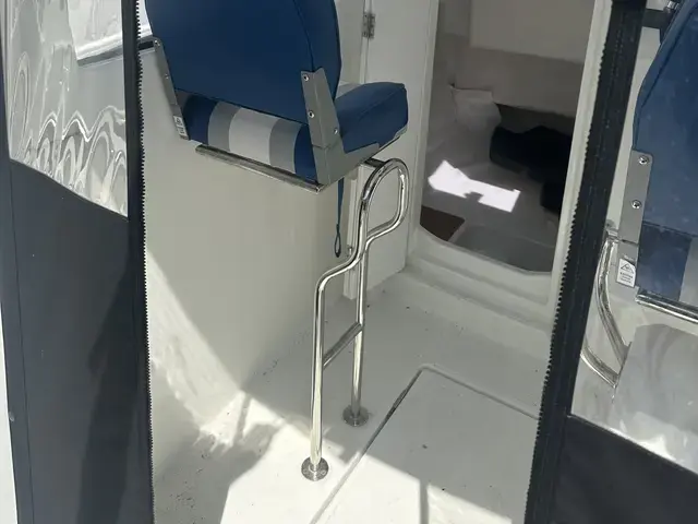 Beneteau Barracuda 6 Outboard