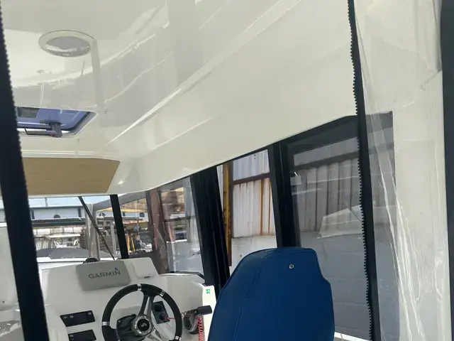 Beneteau Barracuda 6 Outboard