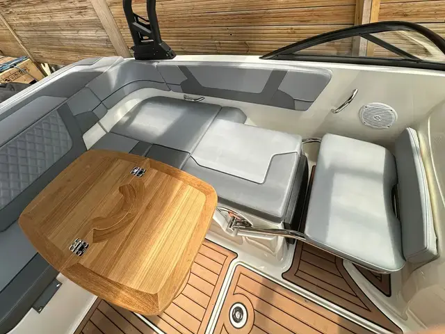 Bayliner Vr5