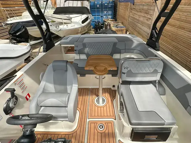 Bayliner Vr5