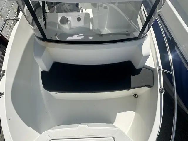 Beneteau Barracuda 6 Outboard