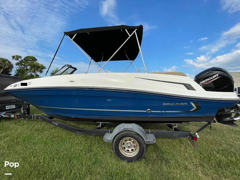 2022 Bayliner vr5