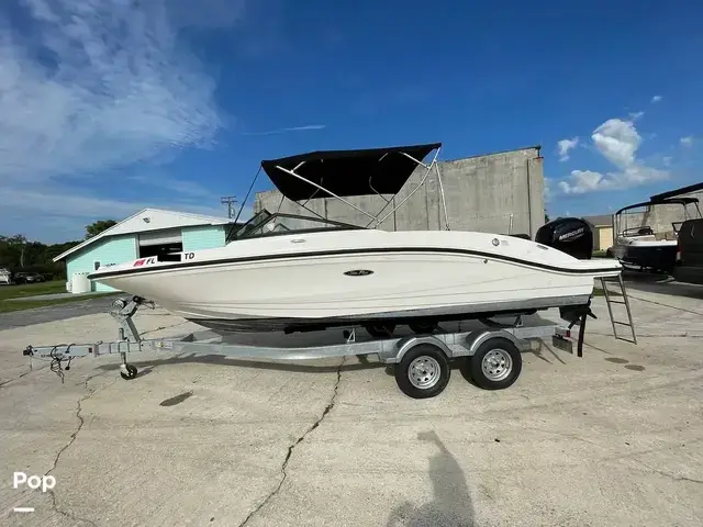 Sea Ray SPX210