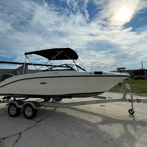 2022 Sea Ray 210 Spx