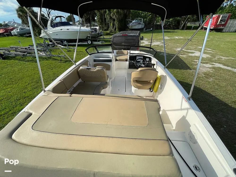 2022 Bayliner vr5