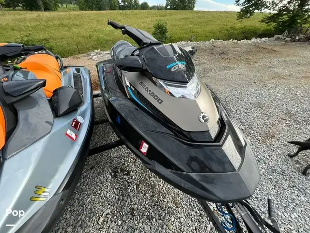 Sea-Doo GTI SE 170 & 2016 GTX Limited 300